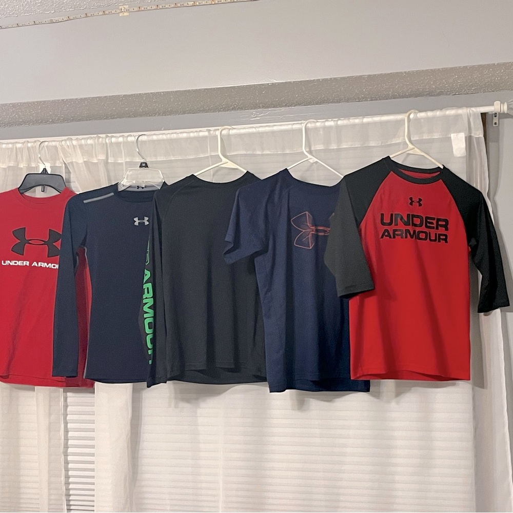 Boys Under Armour t-shirts bundle